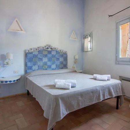 Guesthost - Sea View Flat With Veranda And Pool