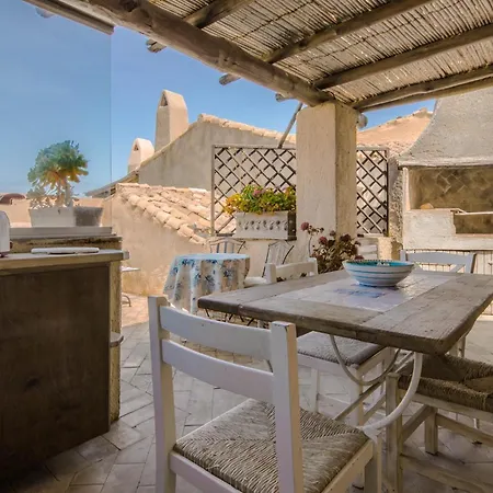 Guesthost - Sea View Flat With Veranda And Pool Appartement *