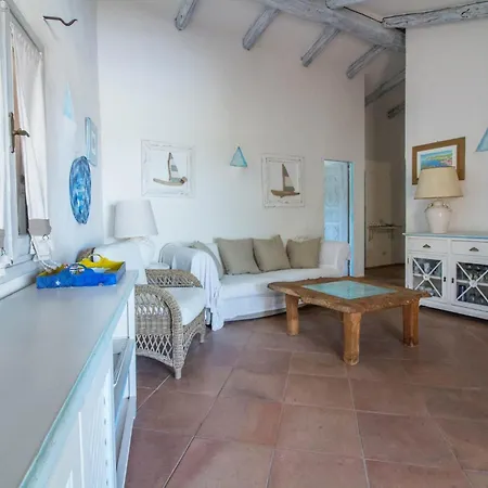 Guesthost - Sea View Flat With Veranda And Pool