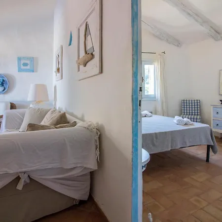 Guesthost - Sea View Flat With Veranda And Pool * Liscia di Vacca