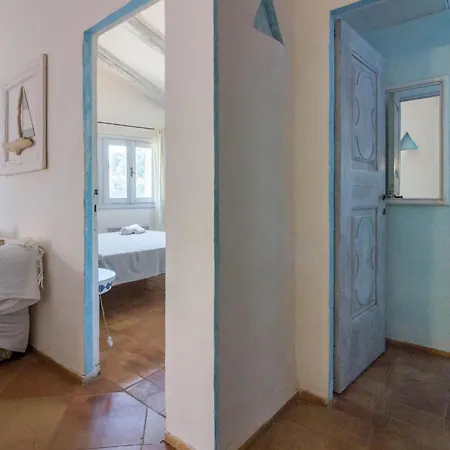 Guesthost - Sea View Flat With Veranda And Pool * Liscia di Vacca
