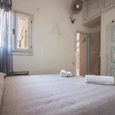 Guesthost - Sea View Flat With Veranda And Pool Appartement Liscia di Vacca