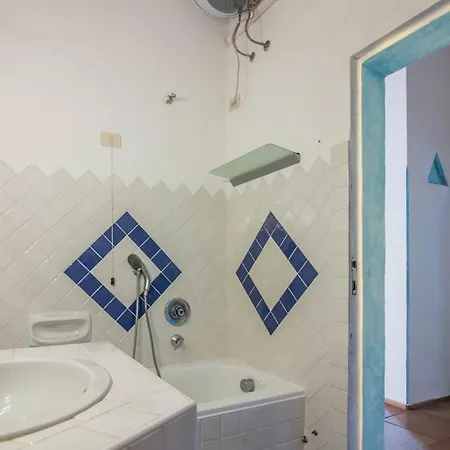 Guesthost - Sea View Flat With Veranda And Pool Liscia di Vacca