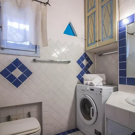 Guesthost - Sea View Flat With Veranda And Pool