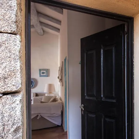 Guesthost - Sea View Flat With Veranda And Pool Appartement