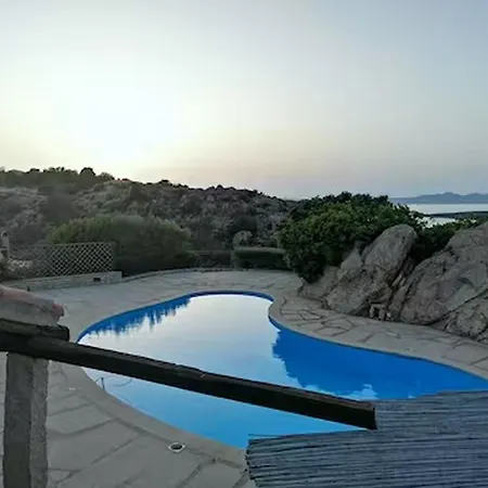 Guesthost - Sea View Flat With Veranda And Pool
