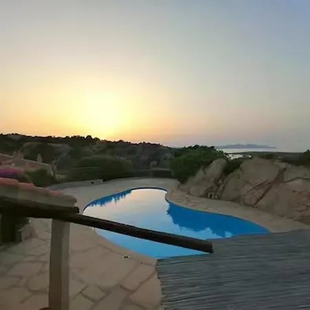 Guesthost - Sea View Flat With Veranda And Pool Liscia di Vacca